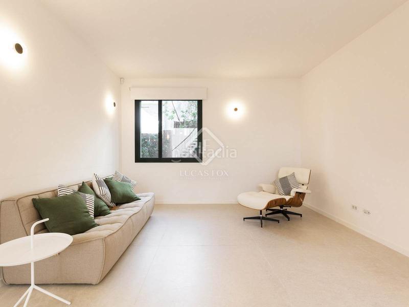 Foto aba57bef-d139-4e1c-ad58-3831fd33b5bd. Chalet villa completamente renovada con vistas panorámicas al mar de 5 dormitorios con 143m terraza en venta en Bellamar en Castelldefels