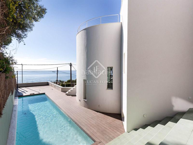Foto d0f6afc4-da29-4d0f-808d-936c9e2748ab. Chalet villa completamente renovada con vistas panorámicas al mar de 5 dormitorios con 143m terraza en venta en Bellamar en Castelldefels