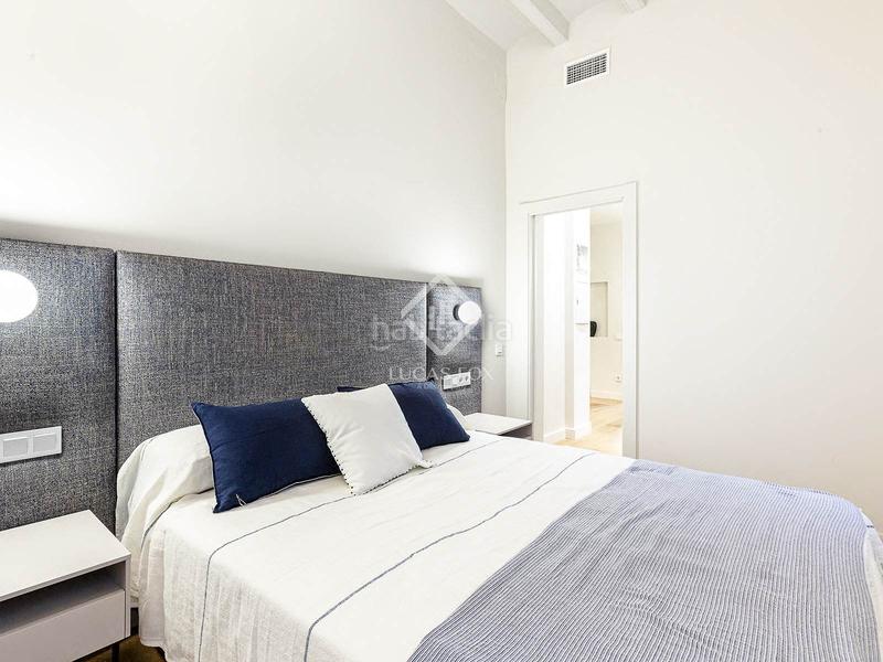 Foto 8278e8ca-a68a-4d2b-b171-b28c9526bc0f. Piso  en excelentes condiciones de 2 dormitorios en venta en Sant Antoni, en Barcelona