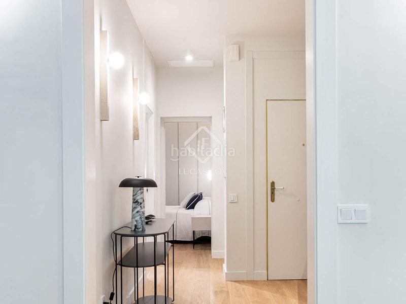 Foto b64bb8de-ce45-4790-911f-c6f61ba572ec. Piso  en excelentes condiciones de 2 dormitorios en venta en Sant Antoni, en Barcelona