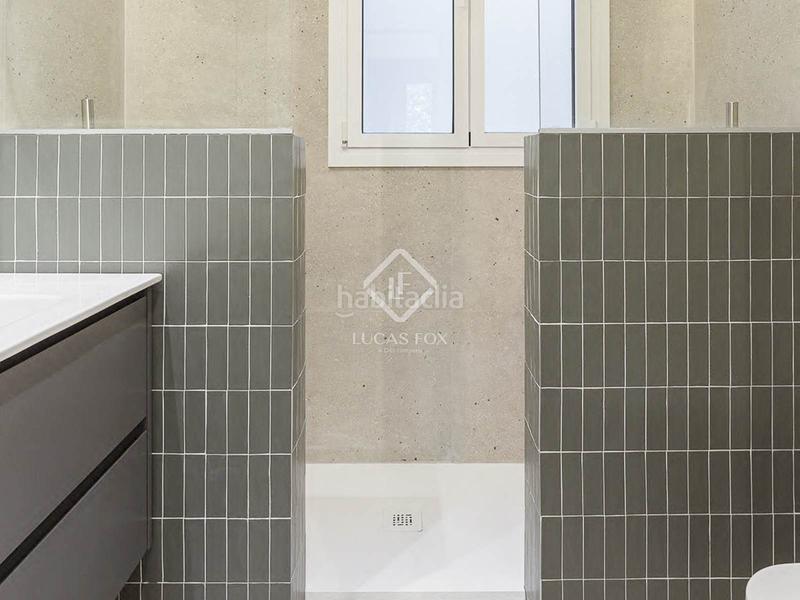 Foto f6e56c4a-9504-4b90-8ef5-f8bcb673e04e. Piso  en excelentes condiciones de 2 dormitorios en venta en Sant Antoni, en Barcelona