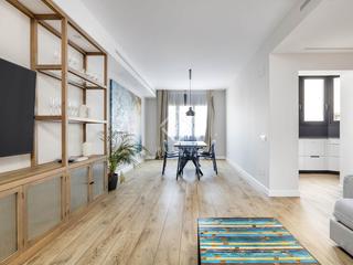 Alquiler Piso en Dreta de l´Eixample. En alquier piso en excelentes condiciones con tres dormitorios y