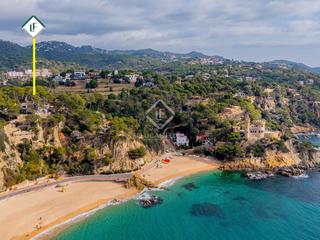 Xalet a Montgoda. Exclusiva casa con impresionantes vistas al mar en venta en la m