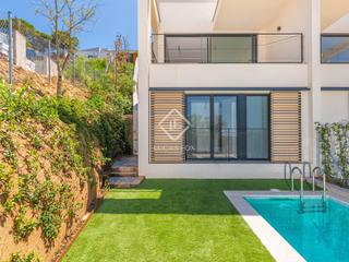 Xalet a Begur. Casa  villa de obra nueva de 3 dormitorios con 124m de jardín en