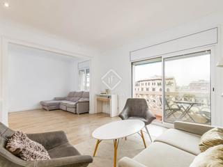 Pis a Dreta de l´Eixample. En venta fantástica vivienda de cuatro dormitorios y dos baños e