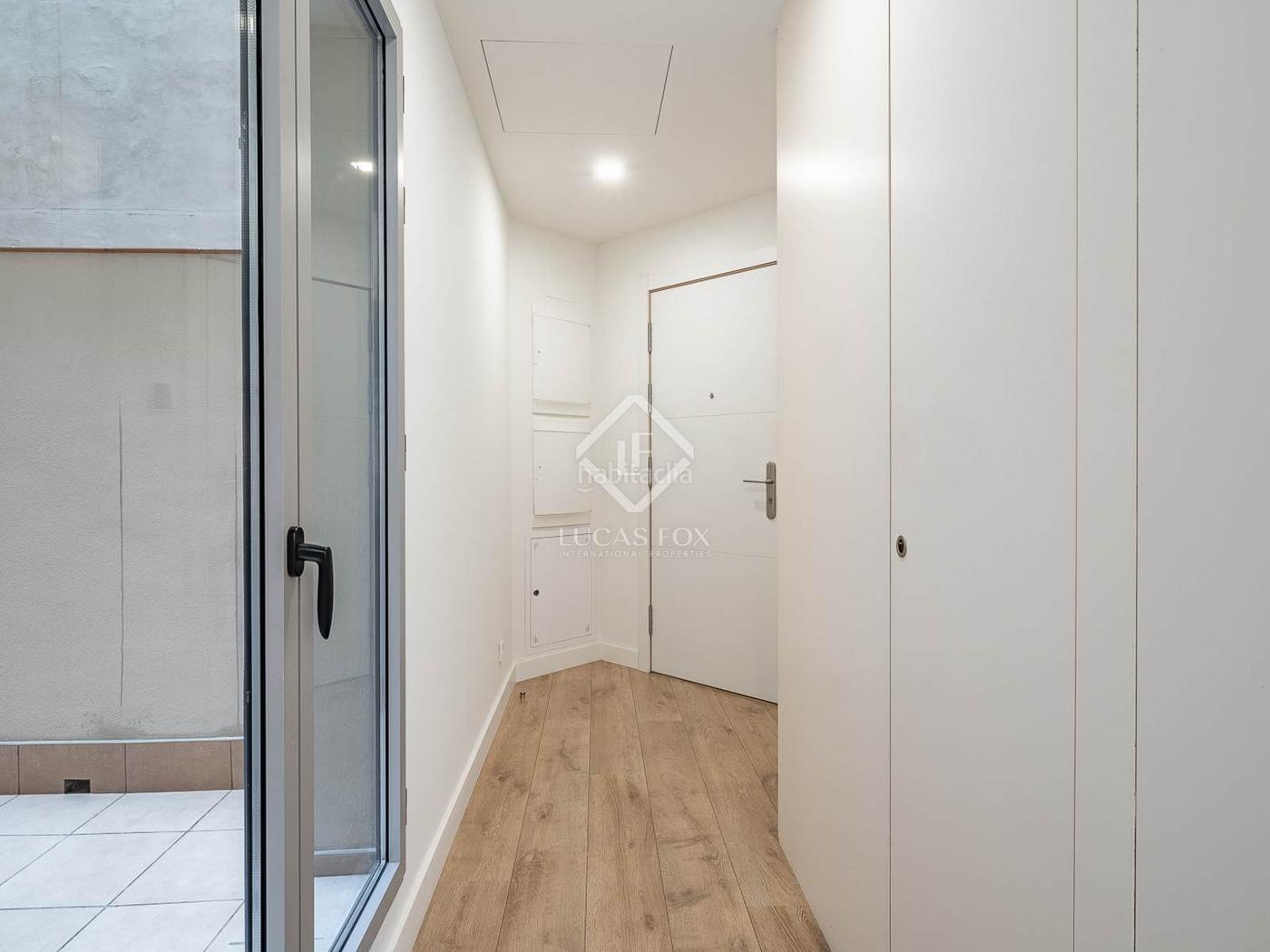 En venta piso de dos dormitorios con terraza de 10m en lEixample Barcelona