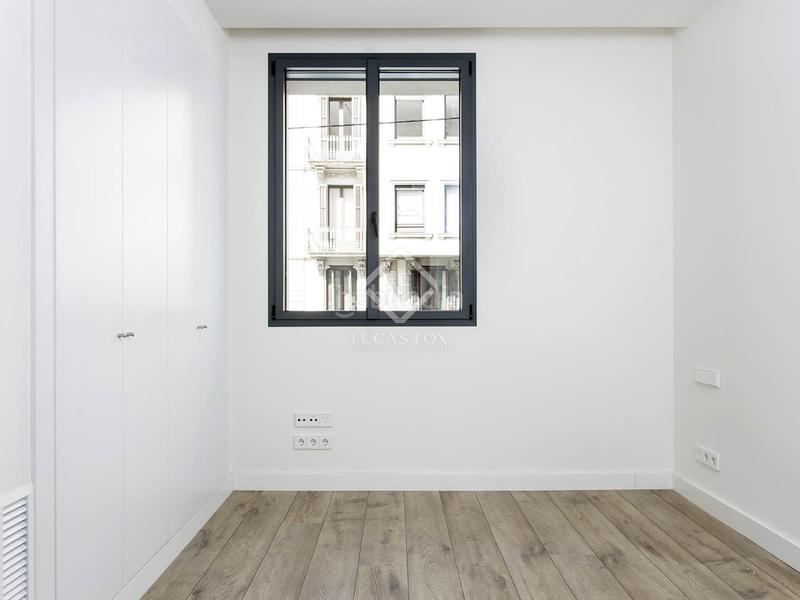 Foto 1ea0c2ea-0963-4d1c-b3fa-08987365133e. Piso en venta piso de dos dormitorios con terraza de 10m en leixample izquierdo en Barcelona