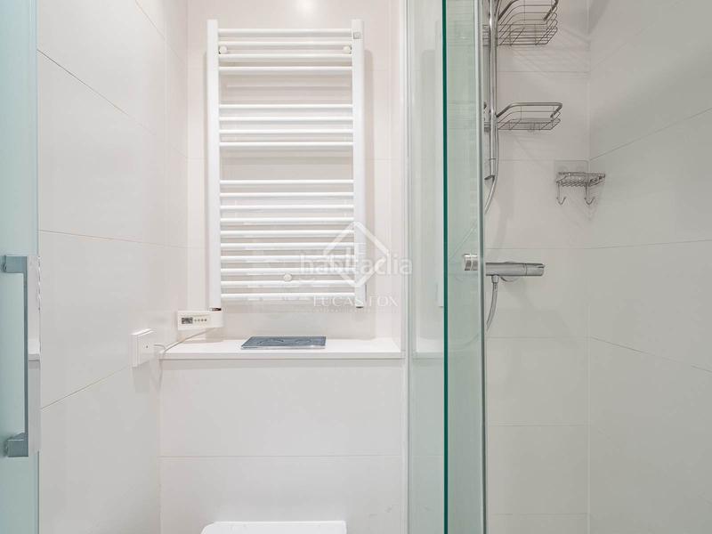 Foto 2a7c1327-1289-4f5d-adf6-5fe5f10c8206. Piso en venta piso de dos dormitorios con terraza de 10m en leixample izquierdo en Barcelona