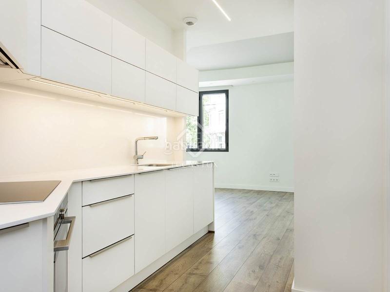 Foto 3ff511ef-e8a9-4c8a-9a4a-abb29f0b7dfb. Piso en venta piso de dos dormitorios con terraza de 10m en leixample izquierdo en Barcelona