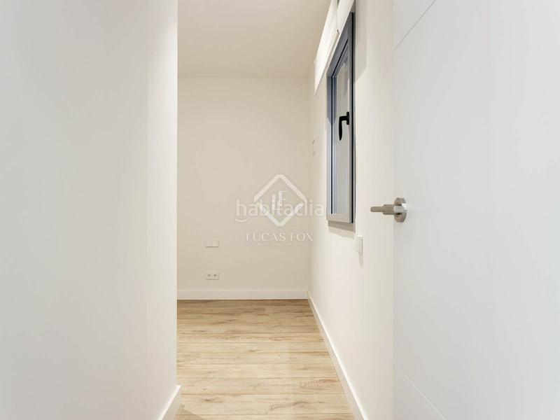 Foto 5ae7c3d7-e63f-42e9-bb9f-d79fe44b0f0a. Piso en venta piso de dos dormitorios con terraza de 10m en leixample izquierdo en Barcelona