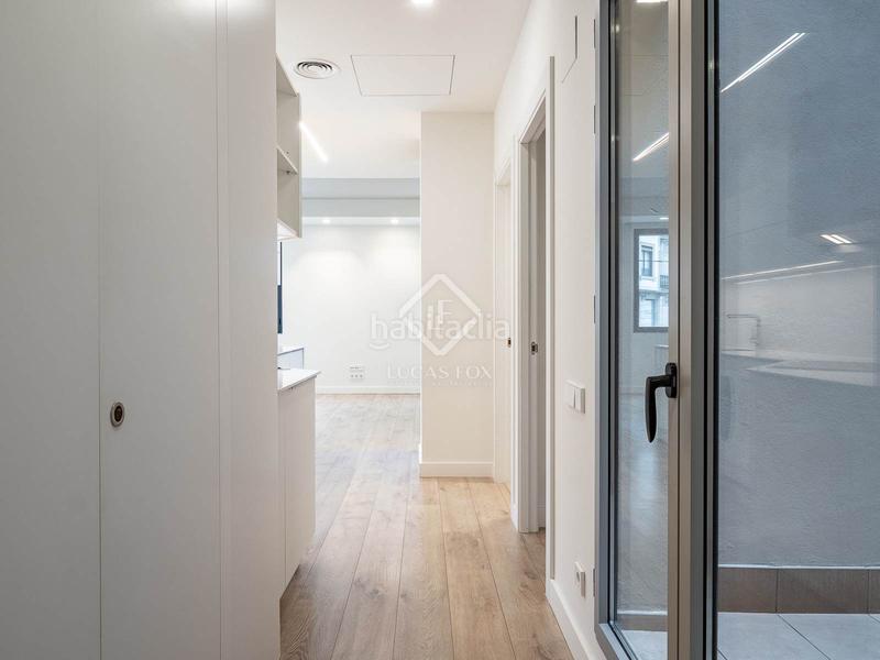 Foto 778fa321-8262-4ba6-9d41-8f9e53a77200. Piso en venta piso de dos dormitorios con terraza de 10m en leixample izquierdo en Barcelona