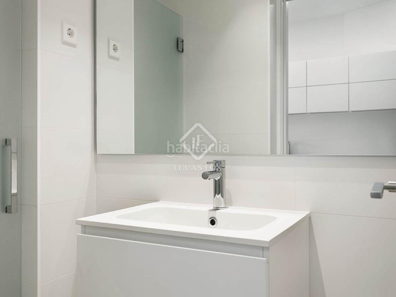 Foto 9cd0c500-a407-4c03-9ce5-85c8f265a783. Piso en venta piso de dos dormitorios con terraza de 10m en leixample izquierdo en Barcelona