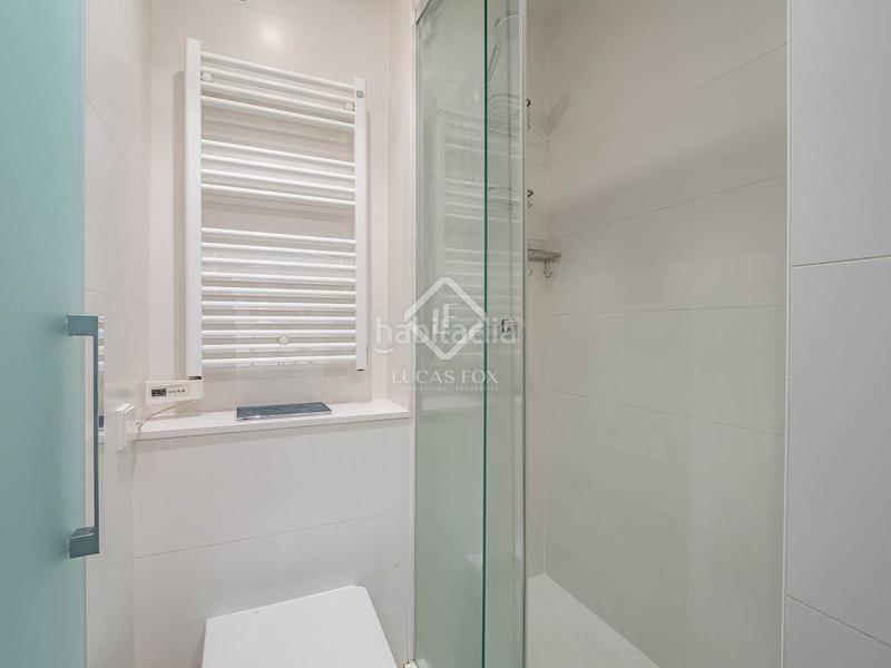 Foto a845a1f5-5a83-49f5-ad04-cc1f363398cc. Piso en venta piso de dos dormitorios con terraza de 10m en leixample izquierdo en Barcelona