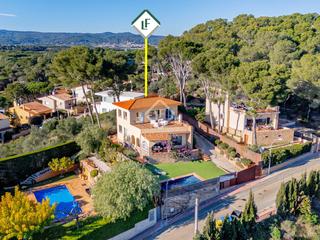 Xalet a Llafranc. Villa con impresionantes vistas al mar en venta en una calle muy