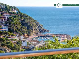Chalet en Llafranc. Villa con impresionantes vistas al mar en venta en una calle muy