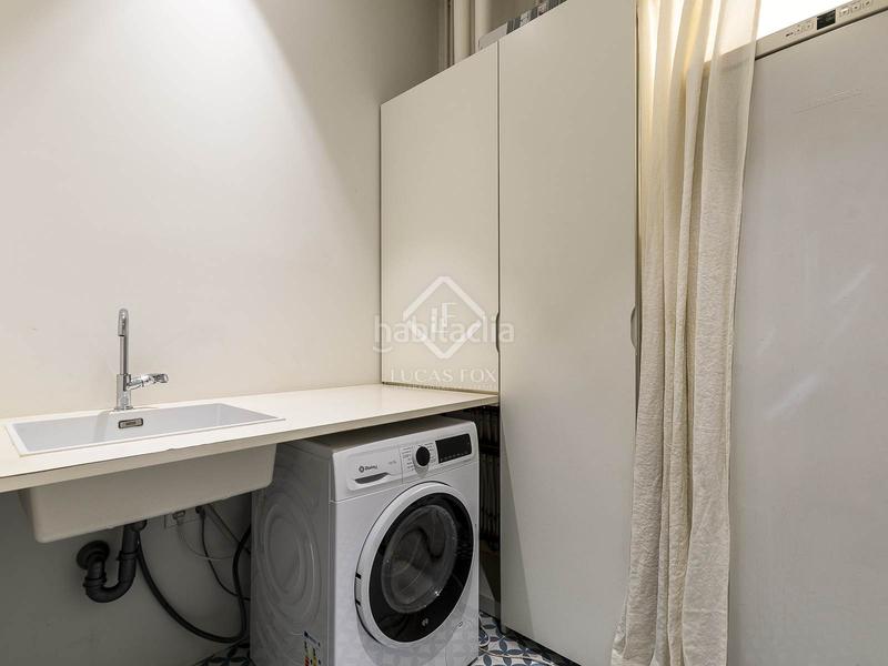 Foto 023488ff-73a2-4819-95ee-fc6579c62bd4. Piso en venta piso de cuatro dormitorios en excelentes condiciones con terraza de 63m en el born en Barcelona