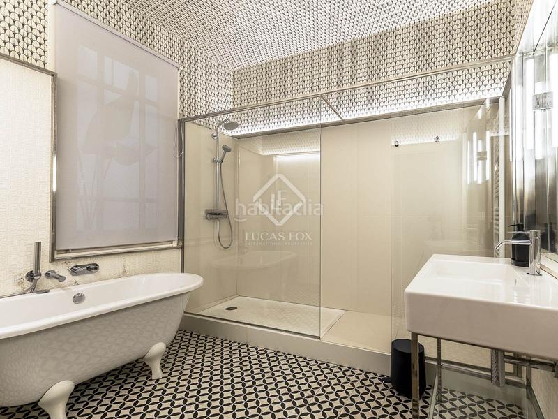 Foto 11ecd3cc-6c33-4d96-879c-dd8901daeb98. Piso en venta piso de cuatro dormitorios en excelentes condiciones con terraza de 63m en el born en Barcelona