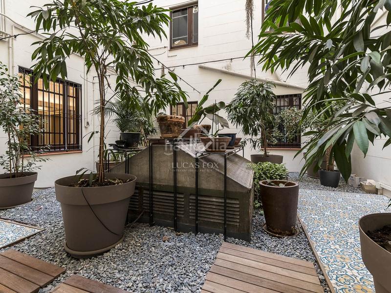 Foto 138b21db-20b7-4480-965a-0ef6396b84aa. Piso en venta piso de cuatro dormitorios en excelentes condiciones con terraza de 63m en el born en Barcelona