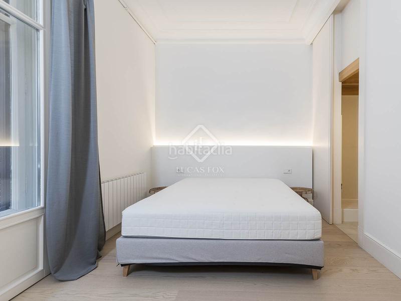 Foto 1a97a80b-120b-49a3-ae35-6ab70bd9bef9. Piso en venta piso de cuatro dormitorios en excelentes condiciones con terraza de 63m en el born en Barcelona