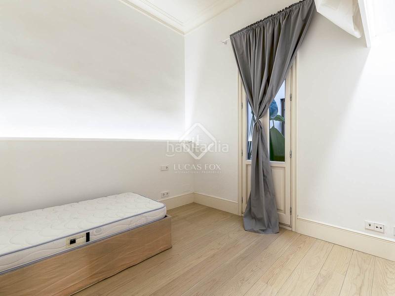 Foto 5285cca3-16cf-4d07-a174-d12d7201e311. Piso en venta piso de cuatro dormitorios en excelentes condiciones con terraza de 63m en el born en Barcelona