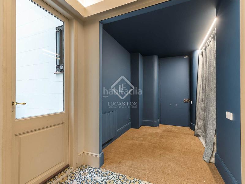 Foto 581ff0d7-6dfe-41b9-be0f-4dadaa7754a0. Piso en venta piso de cuatro dormitorios en excelentes condiciones con terraza de 63m en el born en Barcelona