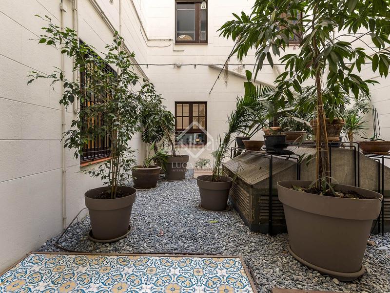 Foto 5c55efde-a713-4d99-891b-46fc37bb1240. Piso en venta piso de cuatro dormitorios en excelentes condiciones con terraza de 63m en el born en Barcelona