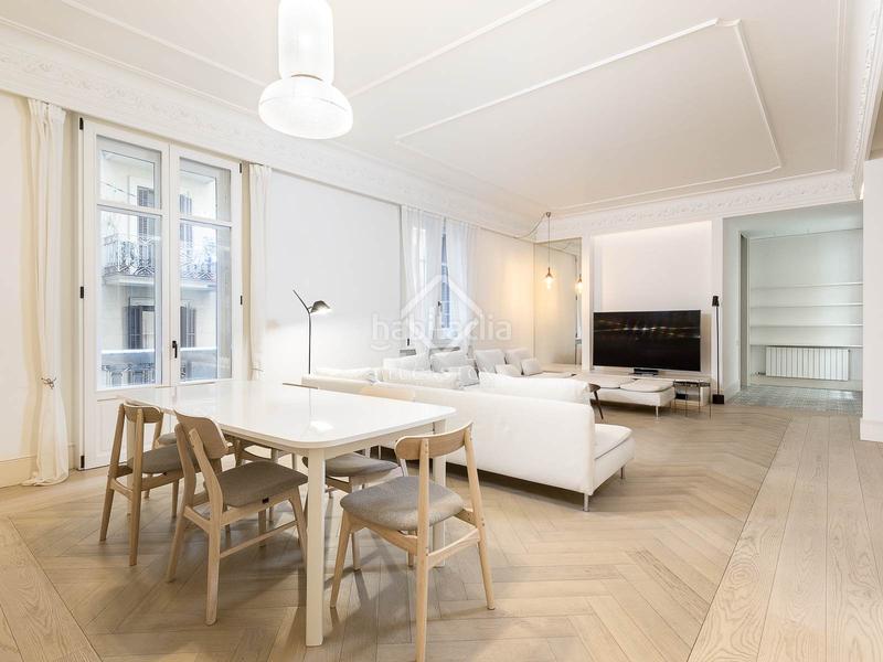 Foto 805ad9b5-b716-4691-870b-44e3a2ed7aec. Piso en venta piso de cuatro dormitorios en excelentes condiciones con terraza de 63m en el born en Barcelona