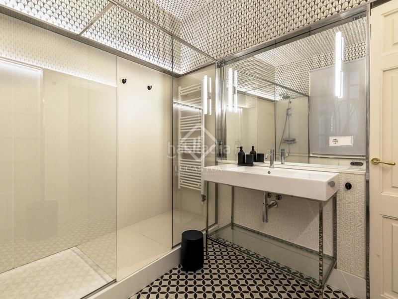 Foto cdd4e960-c122-41c8-9d6a-b5750b5c780c. Piso en venta piso de cuatro dormitorios en excelentes condiciones con terraza de 63m en el born en Barcelona