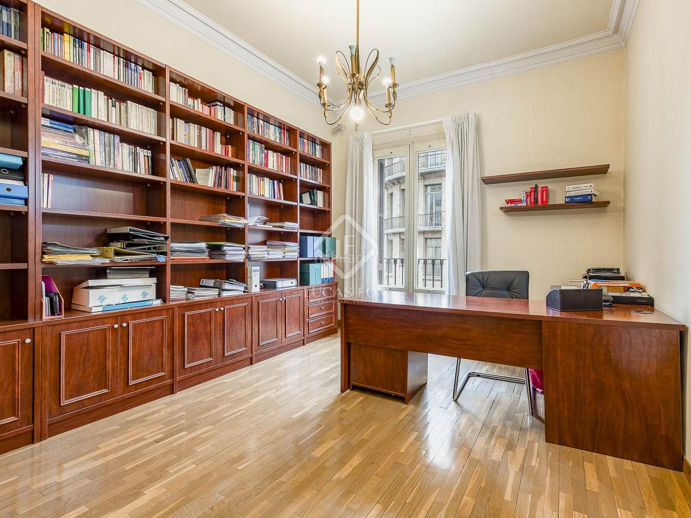En venta piso de diez dormitorios en lEixample Derecho, Barcelon Barcelona
