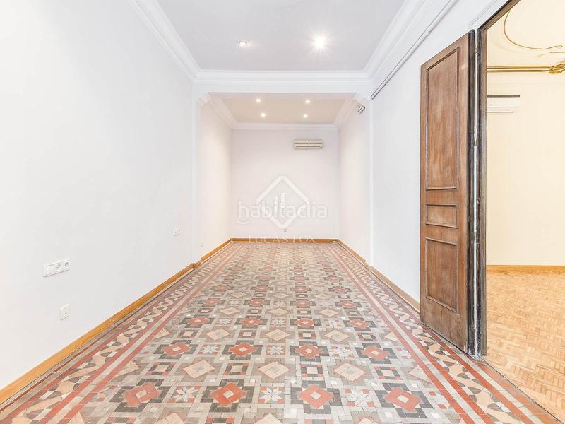 Foto 6e0c5ad2-a20d-4d31-8337-bbdfab02c8b8. Piso en venta piso de diez dormitorios en leixample derecho, en Barcelona