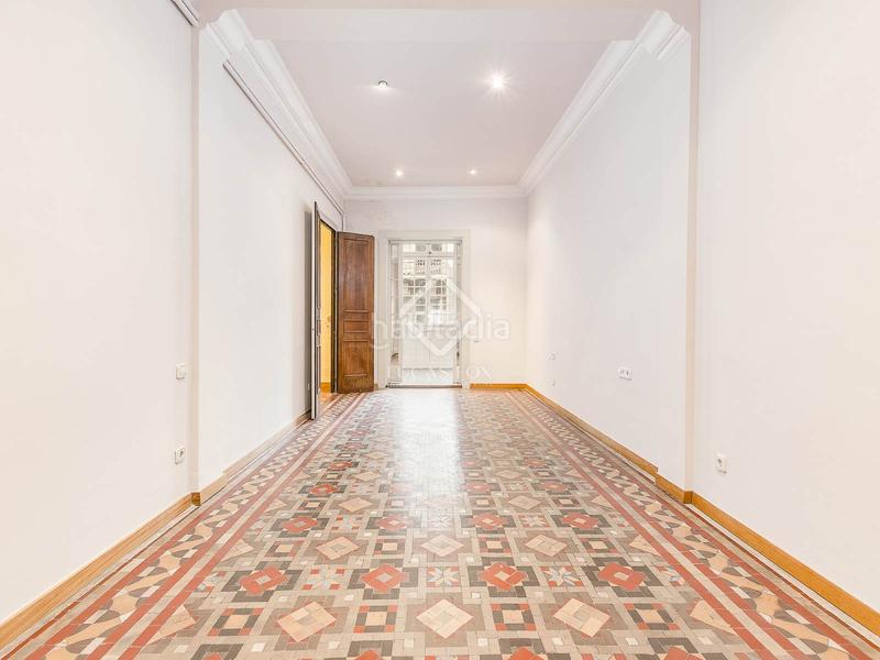Foto e7983958-058e-4cd4-b7be-bdf169bea8e2. Piso en venta piso de diez dormitorios en leixample derecho, en Barcelona