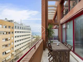Piso en Diagonal Mar i el Front Marítim del Poblenou. En venta dúplex de cuatro dormitorios y terraza de 18 m2 en diag