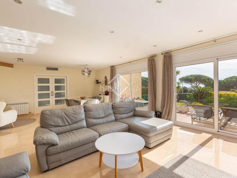 Foto 0f9f2b7a-3104-4dbf-9a6e-e7cf88689fa6. Chalet with heating parking pool in Canyelles Lloret de Mar