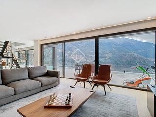 Xalet a Escaldes-Engordany. Preciosa casa de 3 dormitorios con 118 m de jardín en venta en e
