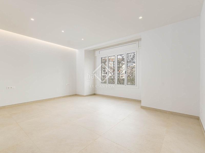 Foto 29412b03-c6ec-44b9-ac16-76369b30fadf. Piso exclusivo y amplio piso en avenida diagonal con vistas a francesc macià en Barcelona