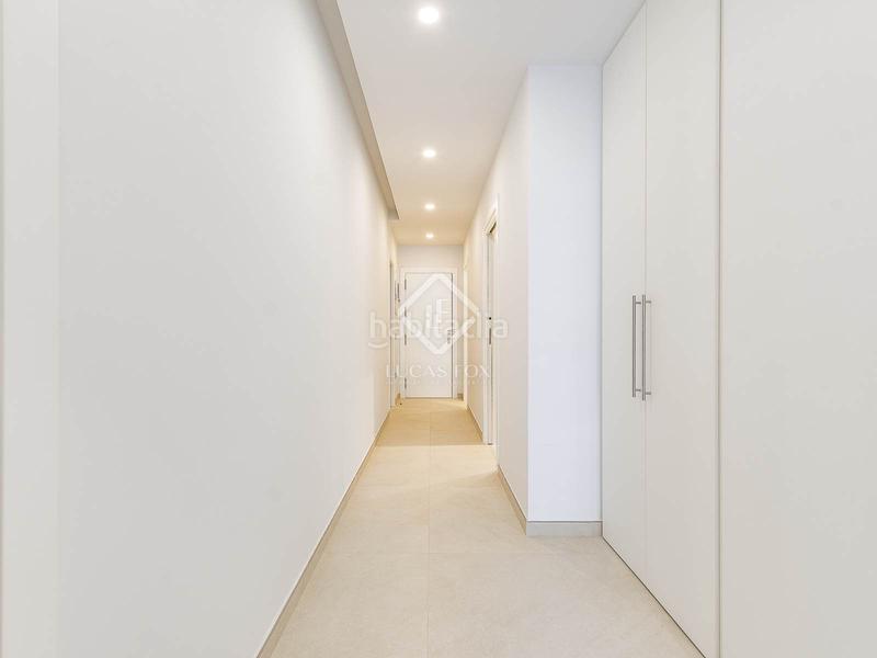 Foto 5a5bea8b-7250-472c-ad28-74af5f6b4fab. Piso exclusivo y amplio piso en avenida diagonal con vistas a francesc macià en Barcelona