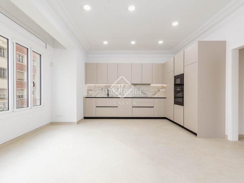 Foto 9e0ad88e-e00a-41be-a5e7-16f55d137409. Piso exclusivo y amplio piso en avenida diagonal con vistas a francesc macià en Barcelona
