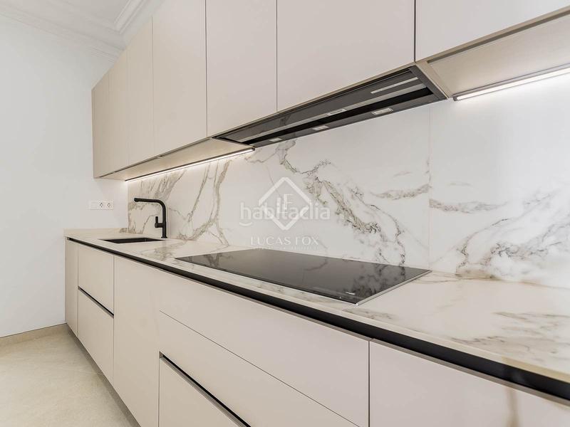 Foto d4cbdfb1-bc00-4881-a900-baba6a3956a3. Piso exclusivo y amplio piso en avenida diagonal con vistas a francesc macià en Barcelona