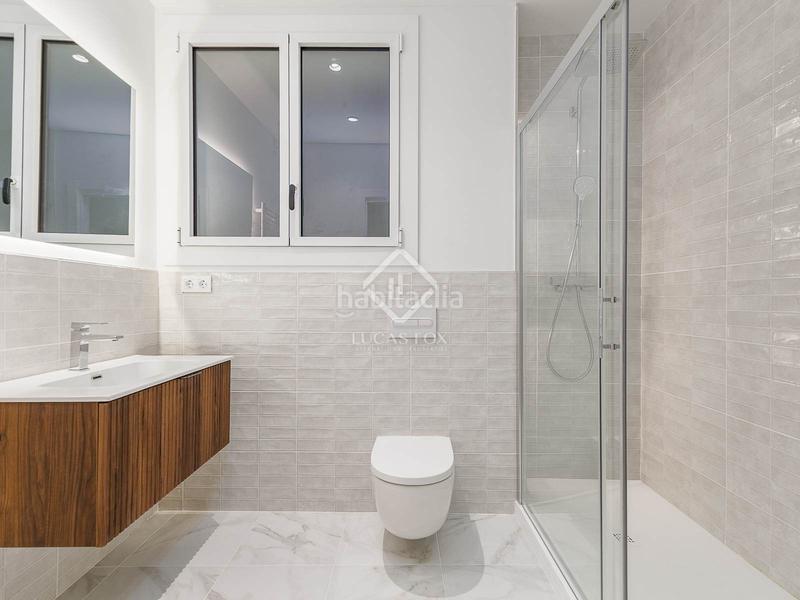 Foto ee8ab8af-852a-4c13-a686-02f4e1e5c331. Piso exclusivo y amplio piso en avenida diagonal con vistas a francesc macià en Barcelona