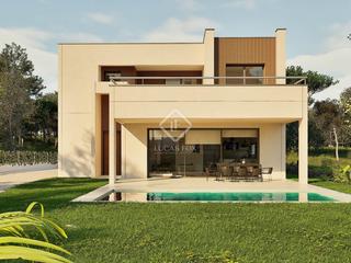 Chalet in Calella de Palafrugell. Villa moderna de obra nueva en construcción con 4 dormitorios, a