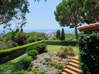 Chalet dans El Bals - Can Calella. Casa con encanto y vistas al mar en venta en sant vicen de mont