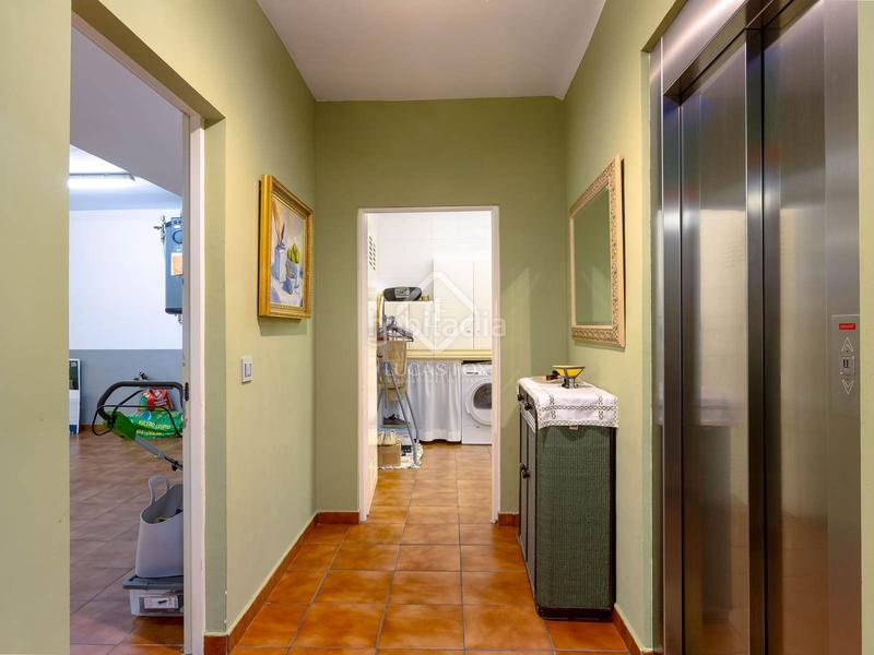 Foto 1dafa996-70fc-4a1c-93ba-d0f33493cf95. Chalet casa villa en excelentes condiciones de 4 dormitorios en venta en Vallromanes