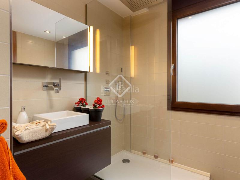 Foto 215155b9-a7d4-471e-8d9c-a75be2ca7479. Chalet casa villa en excelentes condiciones de 4 dormitorios en venta en Vallromanes