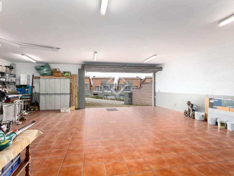 Foto ac452c92-330b-4706-bc38-60a82b947a2d. Chalet casa villa en excelentes condiciones de 4 dormitorios en venta en Vallromanes