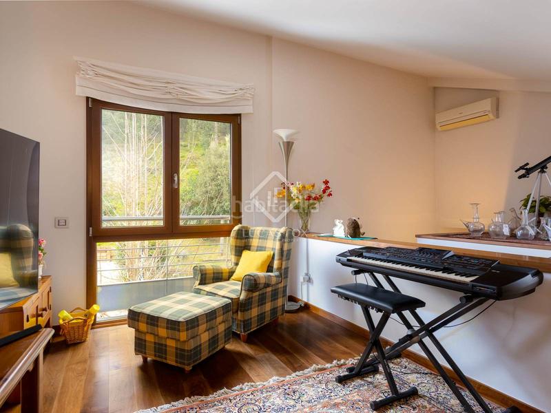 Foto dc010aad-4c82-4333-af52-e18f83f15057. Chalet casa villa en excelentes condiciones de 4 dormitorios en venta en Vallromanes