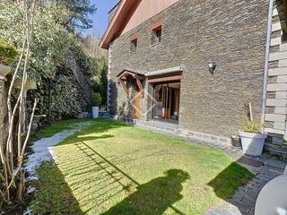Chalet in La Massana. Casa unifamiliar de 4 dormitorios con 271 m de jardín en venta e