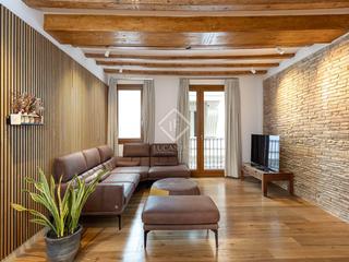 Etagenwohnung in St. Pere - Sta. Caterina - El Born. Impresionante apartamento amueblado en venta con balcones, 2 dor