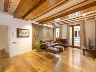 Pis a St. Pere - Sta. Caterina - El Born. Impresionante apartamento amueblado en venta con balcones, 2 dor
