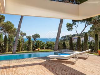 Xalet a Tamariu. Espectacular villa moderna con fantásticas vistas al mar y a poc