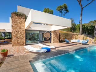 Chalet in Tamariu. Espectacular villa moderna con fantásticas vistas al mar y a poc